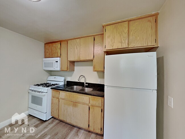 Building Photo - 1852 Grand Ave