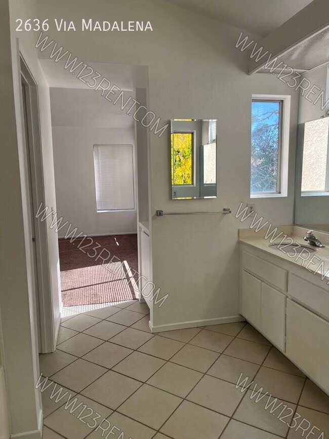 Building Photo - 2636 Vía Madalena