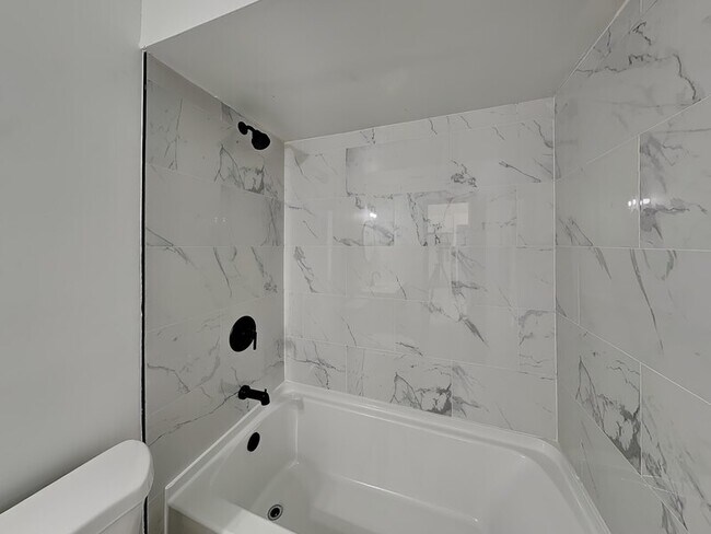 Building Photo - 9439 Lake Lotta Cir