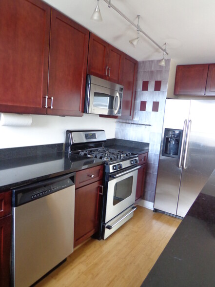 Kitchen - 1417 Newton St NW