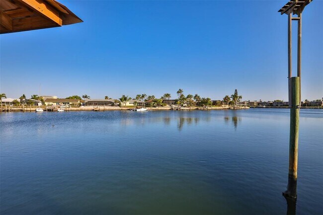 Primary Photo - 6422 Lake Sunrise Dr