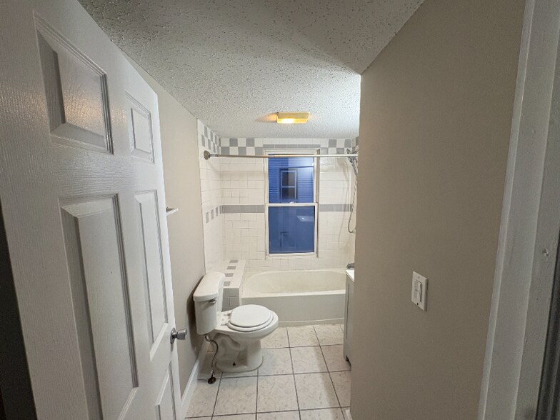 Building Photo - 58 Dwight St