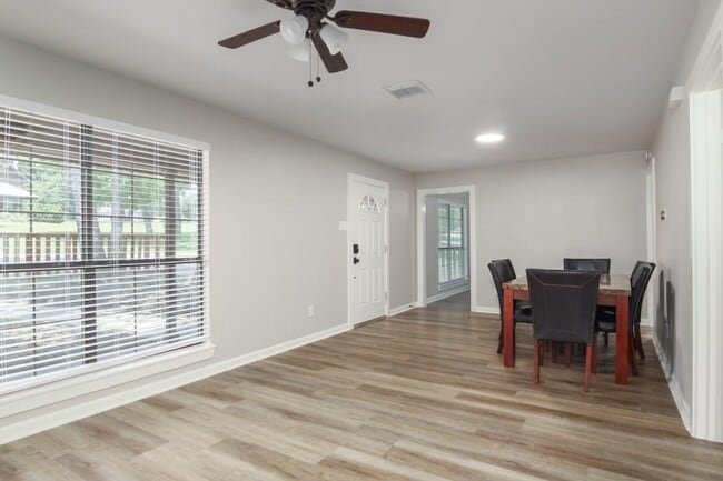 Building Photo - 42 Hunters Creek Dr