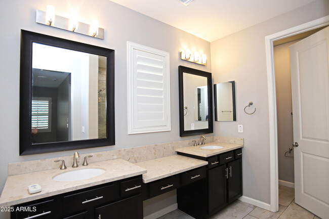 Building Photo - 4116 S Greythorne Way