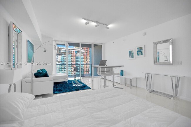 Building Photo - 475 Brickell Ave