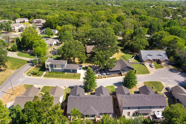 Building Photo - 1517 NW Bell Royal Ct