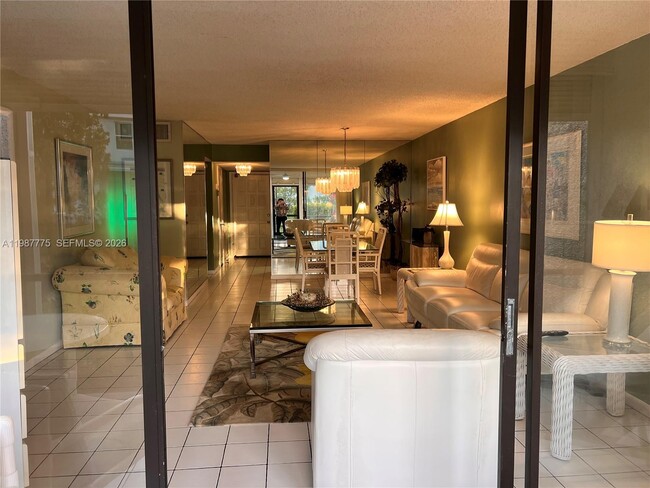 Building Photo - 4387 Trevi Ct
