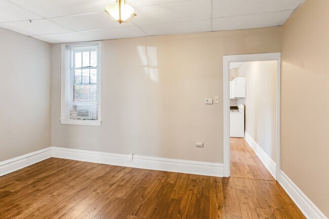 Building Photo - 1816 Green St