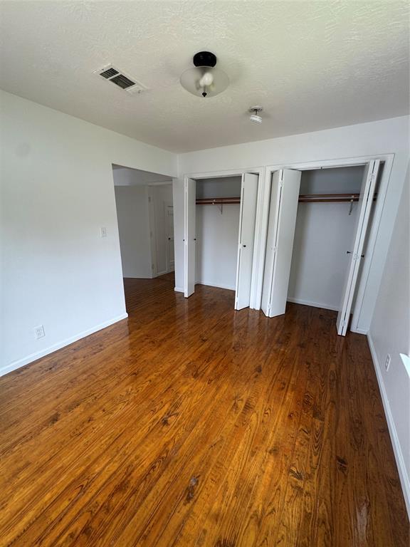 Building Photo - 5010 Elm St