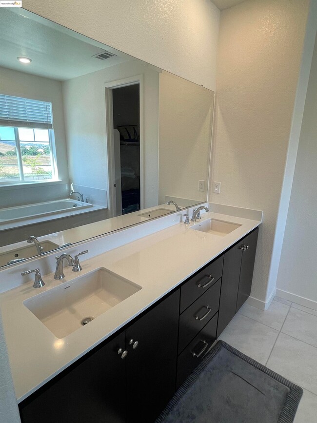 Building Photo - 5444 Spg Mountain Ln