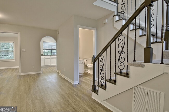 Building Photo - 338 Summer Pl