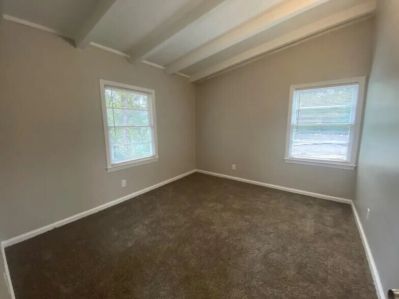 Building Photo - 4121 Calhoun Dr