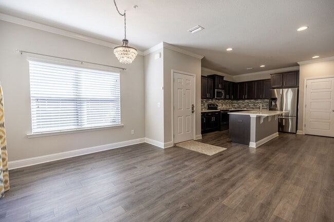 Building Photo - Ground-Floor Condo with Garage in Quail Ho...