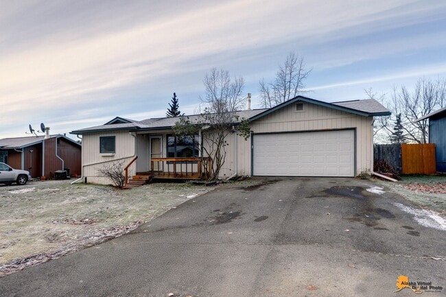 Building Photo - Cozy Abbott Loop Single Family Home w/ Gar...