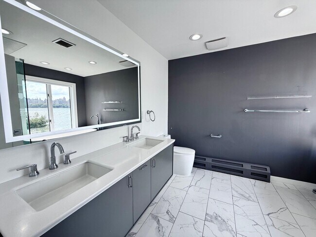 Building Photo - 17A Riverview Cir