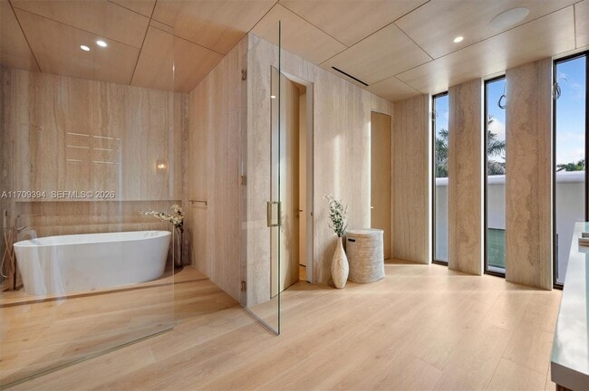 Building Photo - 424 W Rivo Alto Dr