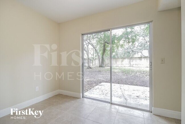 Building Photo - 1303 Willow Springs Ct