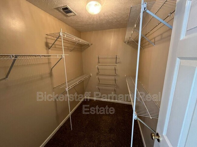 Building Photo - 6031 Broadstone Ct