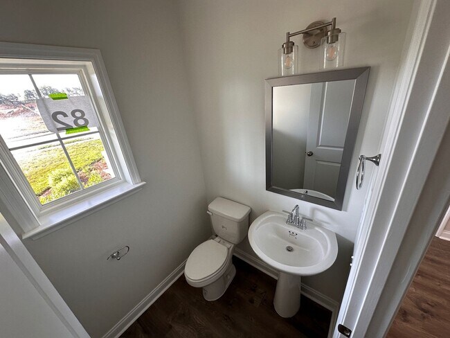 Building Photo - 2024-Built Beautiful 4-Bedroom and 3.5 Bat...