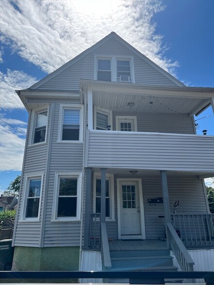 Primary Photo - 69 Bennett St