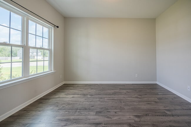 Building Photo - 418 Huntington Dr