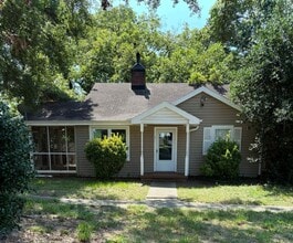 Building Photo - Cute 2 Bedroom 1 Bath Home near Downtown G...