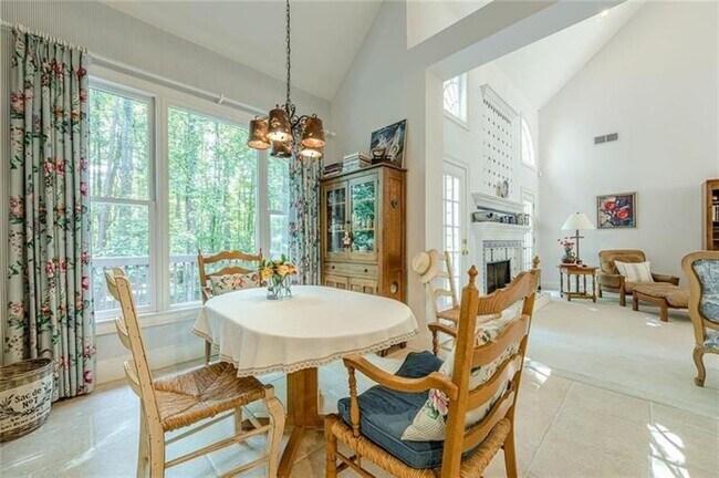 Building Photo - 322 Pebble Trail