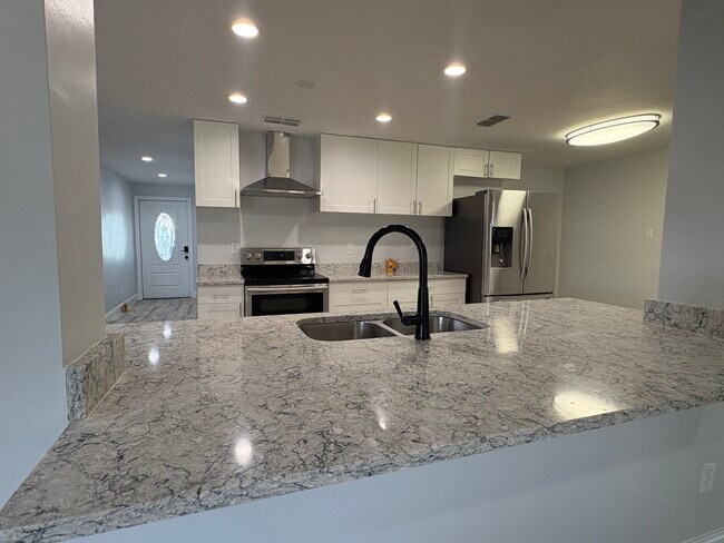 Building Photo - 27989 Lance Dr