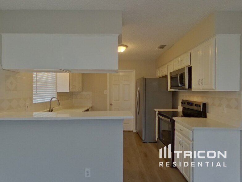 Building Photo - 3515 Solano Ct