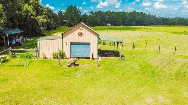 Building Photo - 390 Bob Brooks Rd