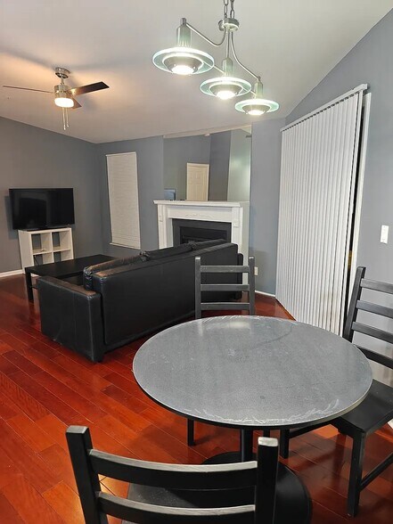 Building Photo - 1424 Keys Crossing Dr NE