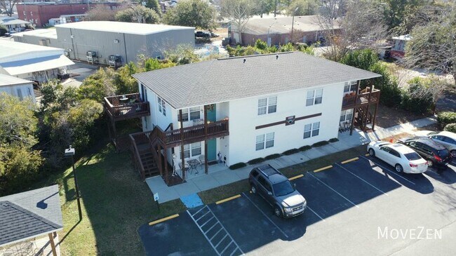 Building Photo - 4319 Maple Ave