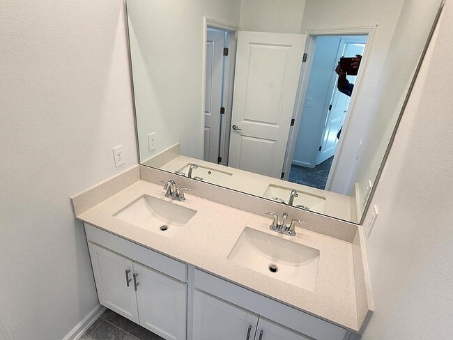 Building Photo - 4-Bed, 3-Bath Haven on Parable Way, Winter Garden!"