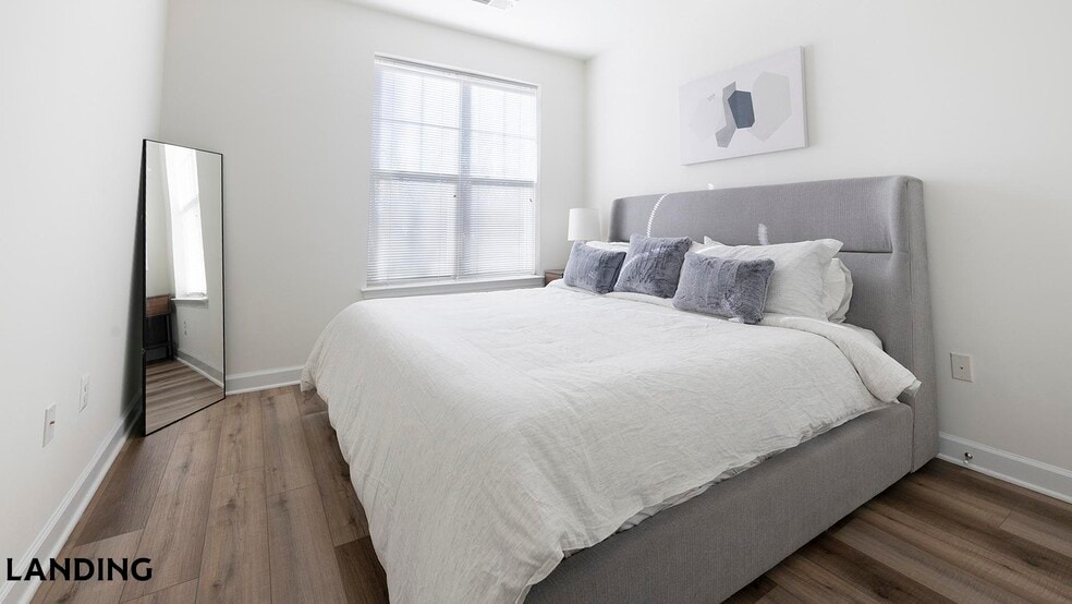 Building Photo - 909 Mansion Dr