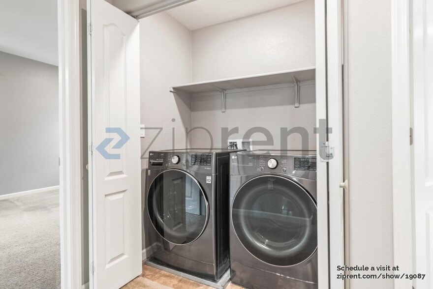 Building Photo - 3091 Lina St