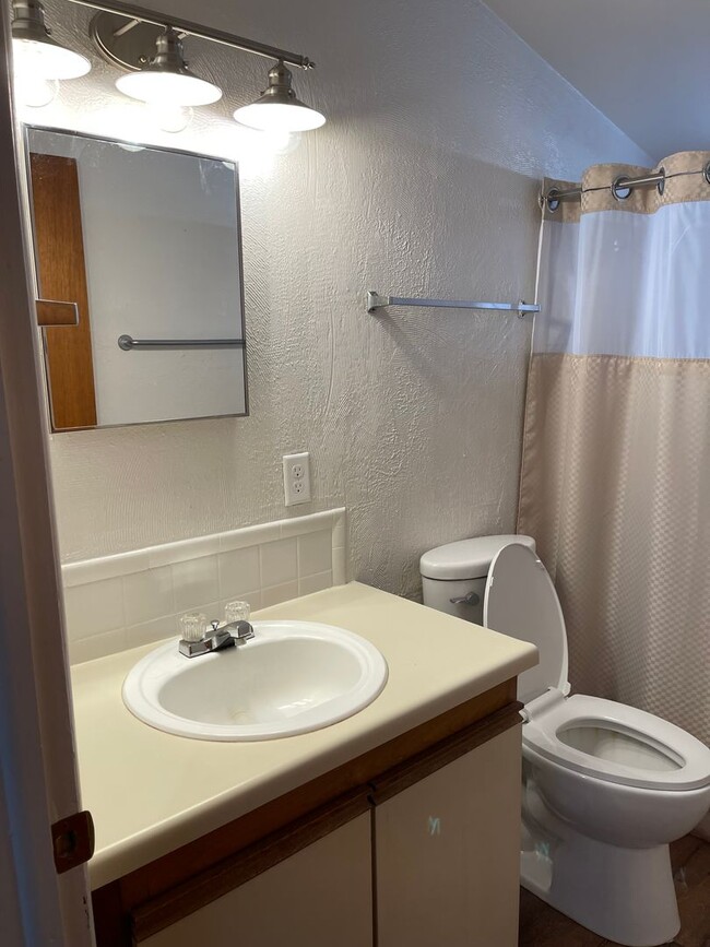 Building Photo - 1215 Sherman Ave