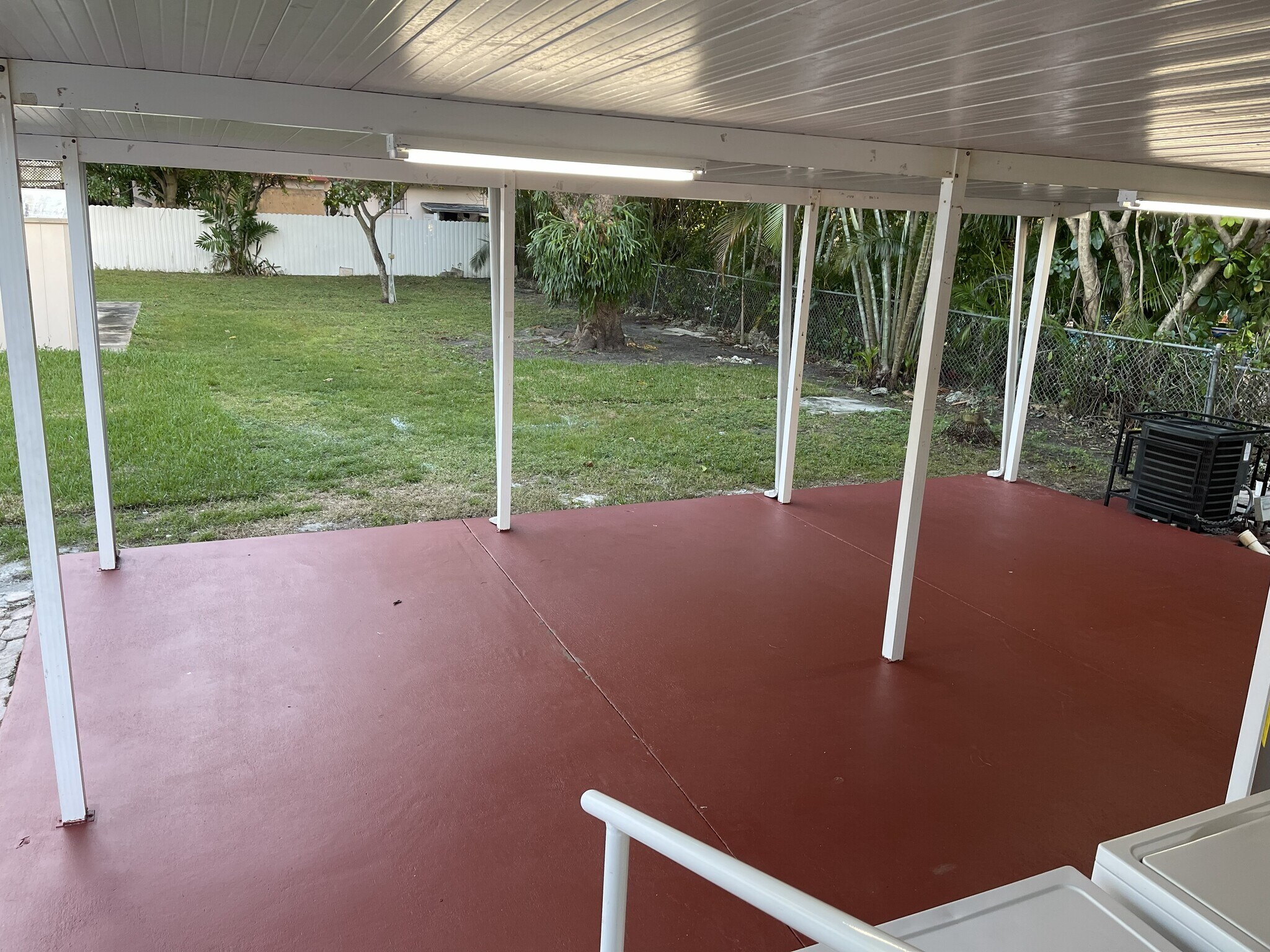 Building Photo - 51 SW 59th Ave