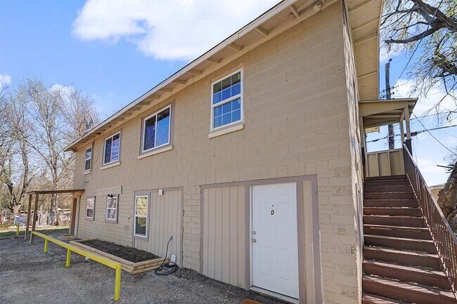 Building Photo - 9021 White Settlement Rd