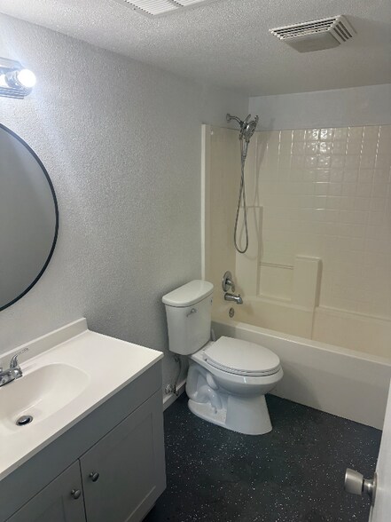 Building Photo - 1603 Azalea Cir