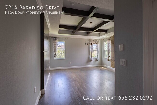 Building Photo - 7214 Paradiso Dr