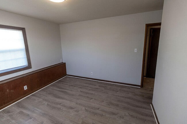 Building Photo - 1804 Sylvan Ln