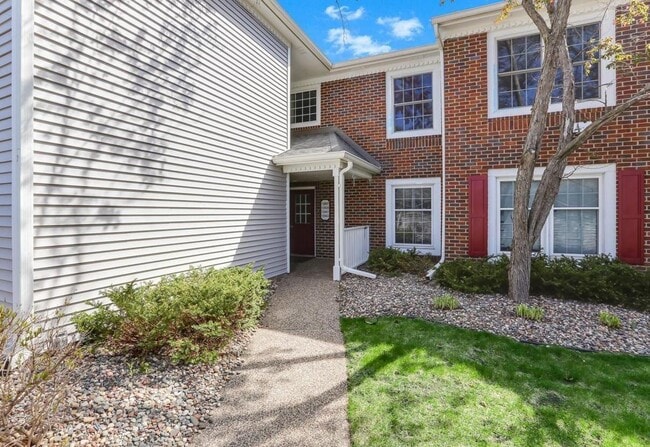 Building Photo - 10943 Sumter Ave S