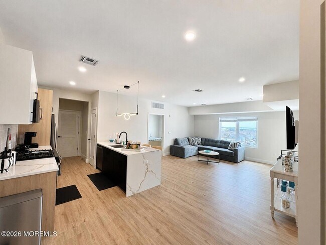 Building Photo - 401 Boulevard