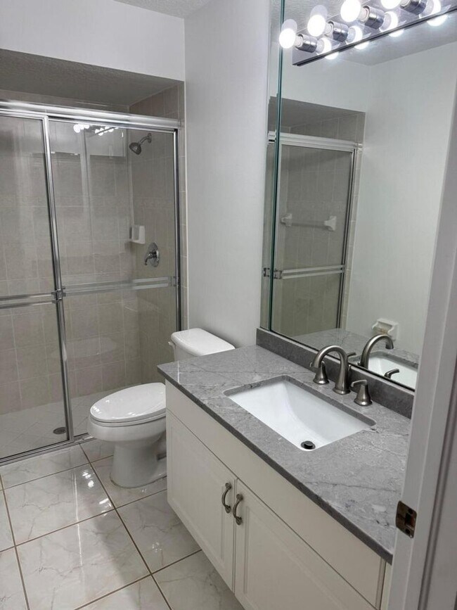 Building Photo - 106 Pepper Tree Cres