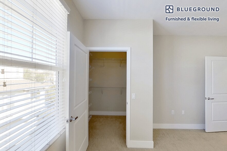 Building Photo - 1000 Lupine-SI FL2-ID5555A