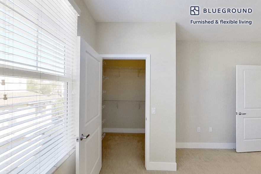 Building Photo - 1000 Lupine-SI FL3-ID11832A