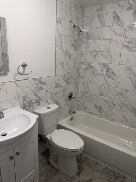 Building Photo - 16A Sylva Ln