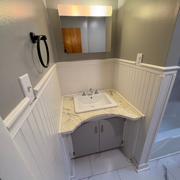 Building Photo - 15 Acer Heights Rd