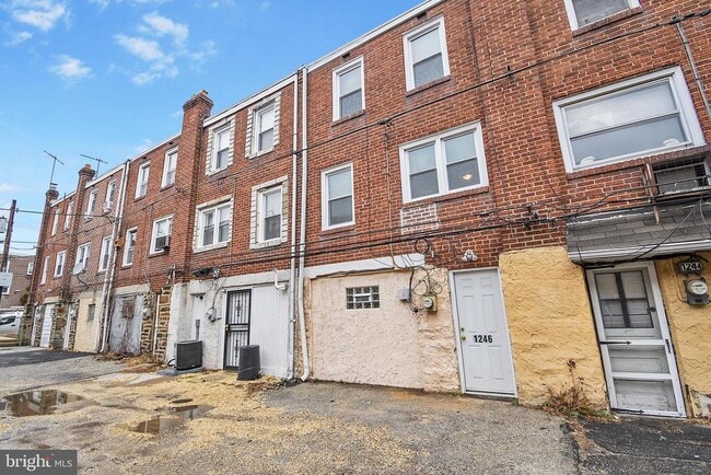 Building Photo - 1246 Wycombe Ave