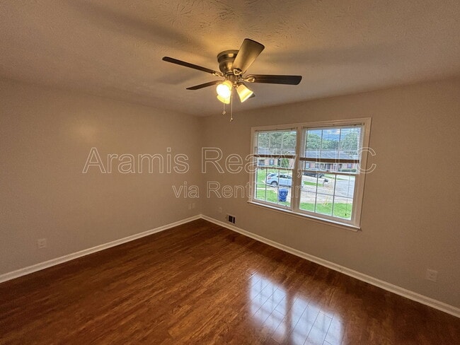 Building Photo - 507 Whitehall Ln